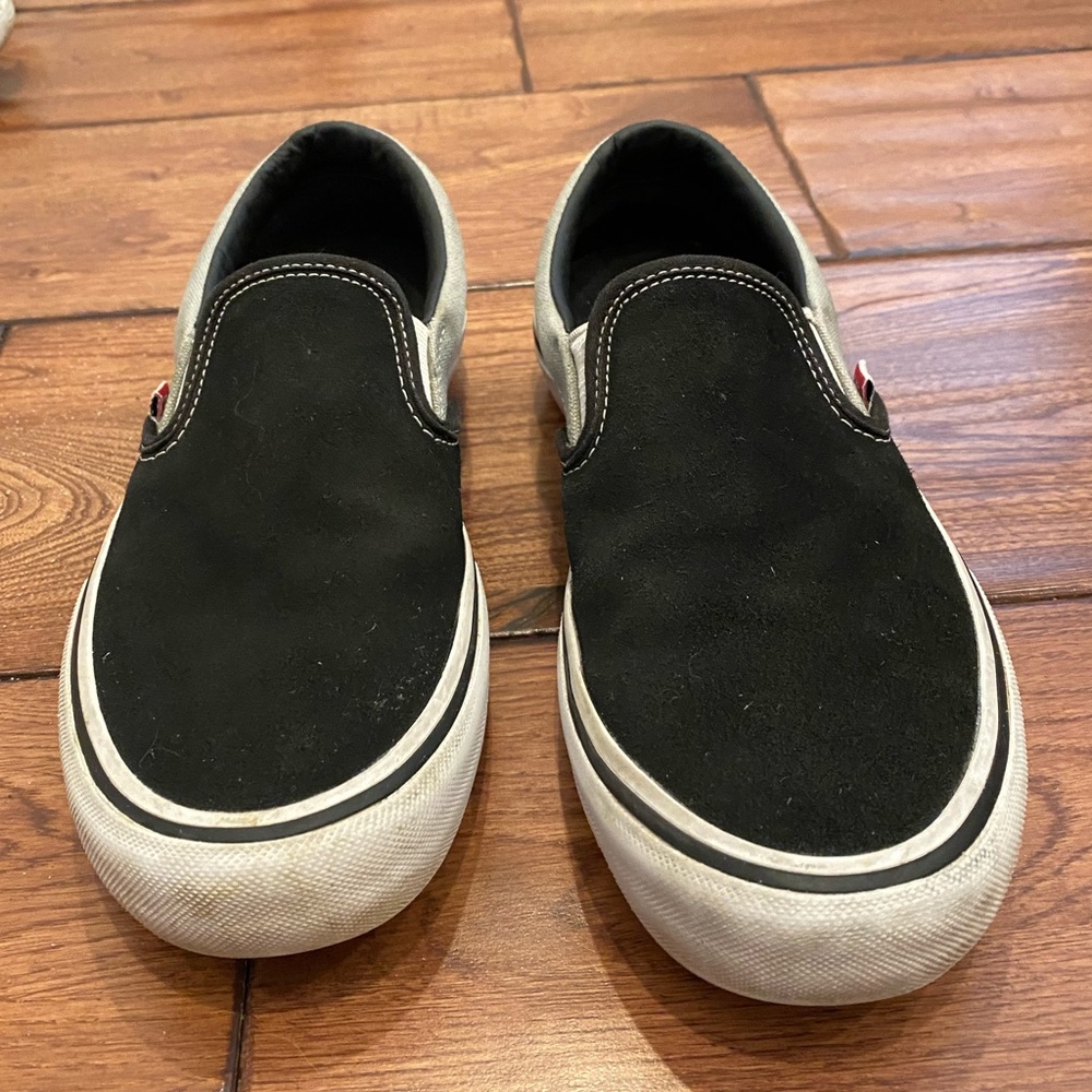 Youth / Men’s Vans Slip-ons. Great condition.